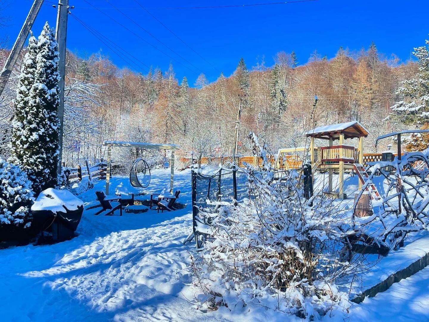 Family Hotel Jaremcse Kültér fotó